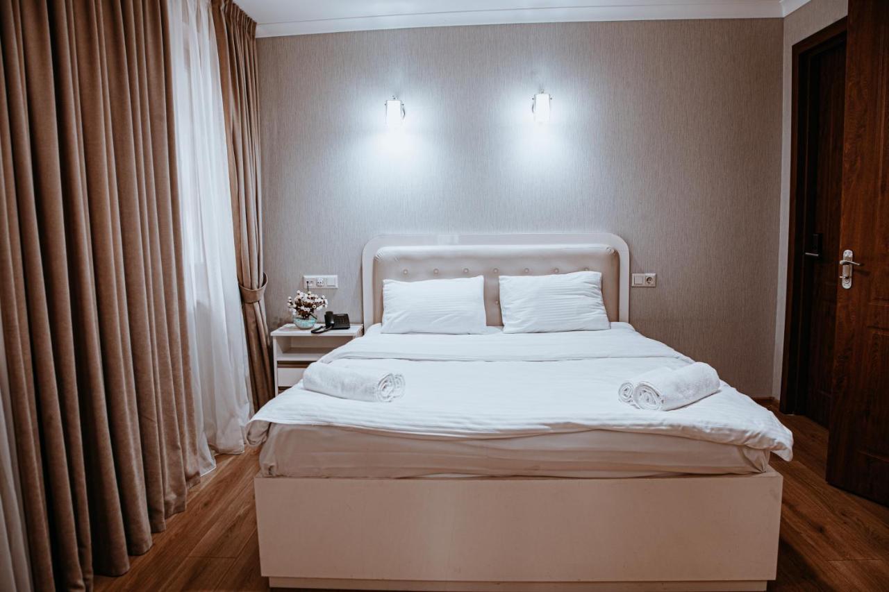 Sama Grand Hotel Tbilisi Exterior photo