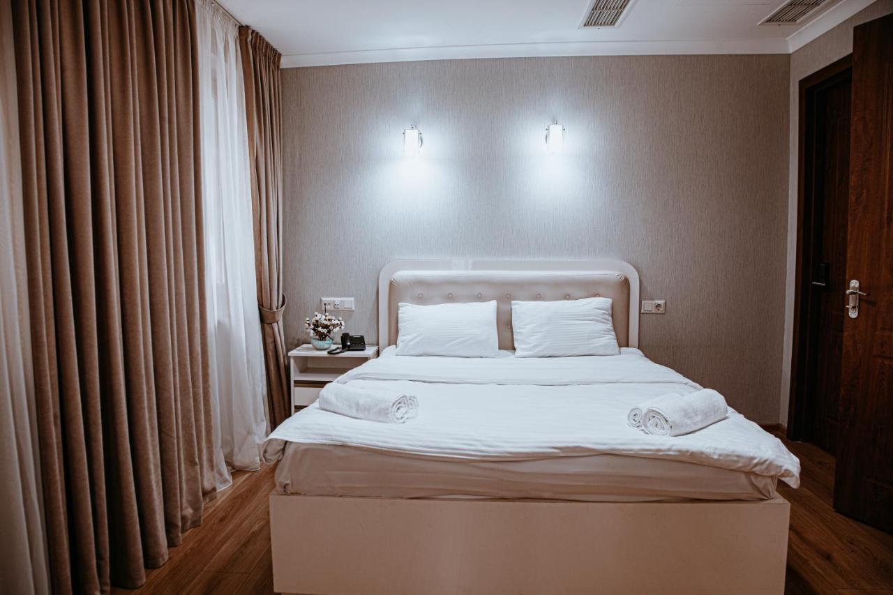 Sama Grand Hotel Tbilisi Exterior photo
